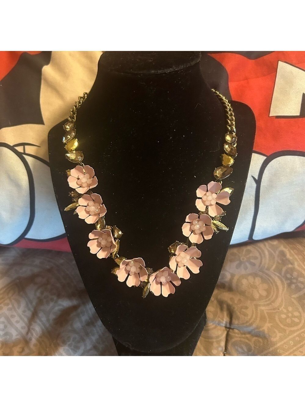 Simply Vera Vera wang   necklace